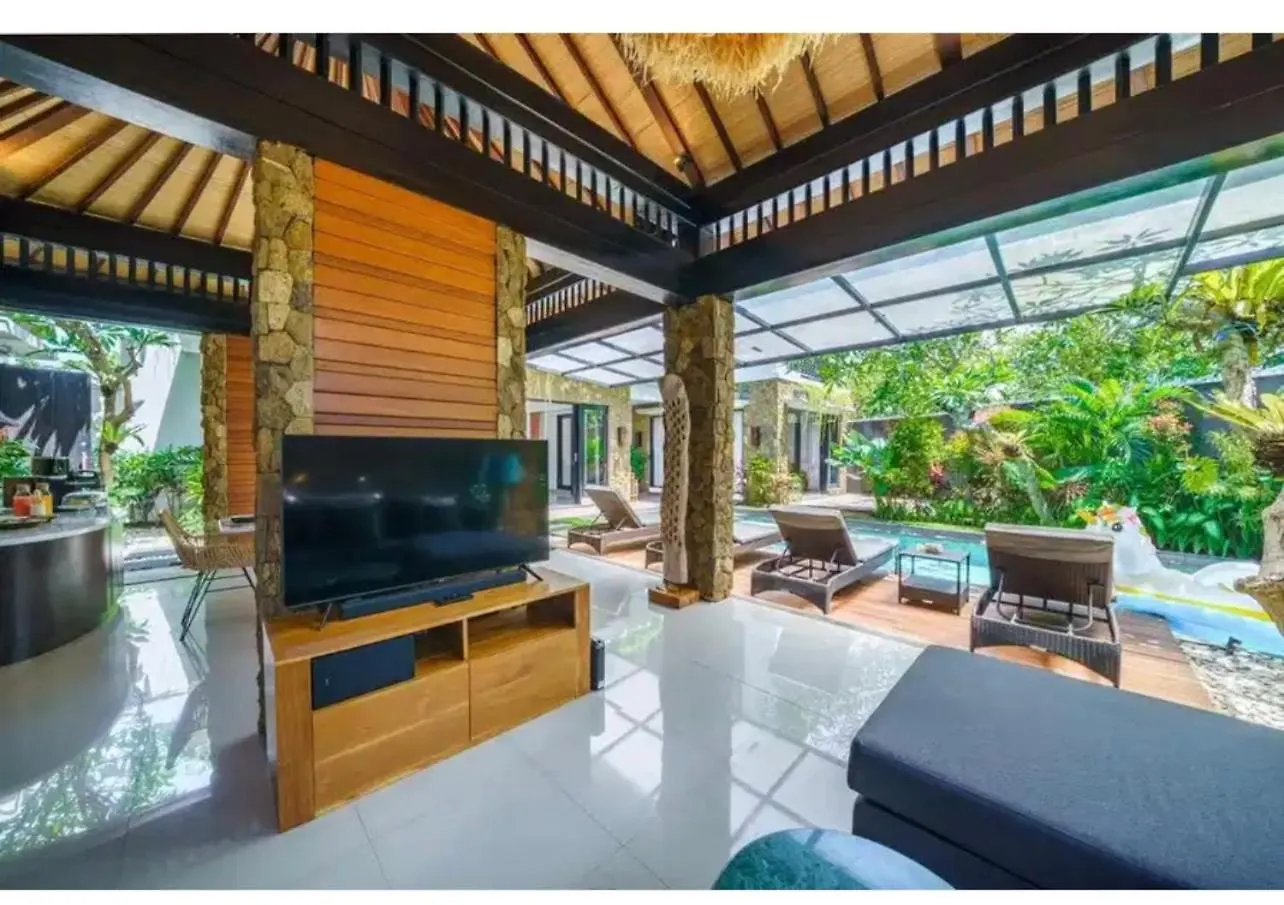 Villa J Nusa Dua